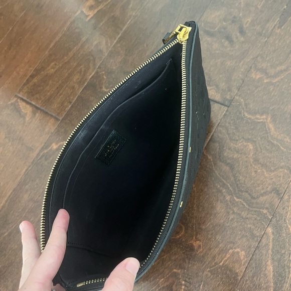 Louis Vuitton Daily Pouch - Picture 3 of 4